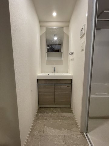 クリスタルグランツ京都西大路の独立洗面台