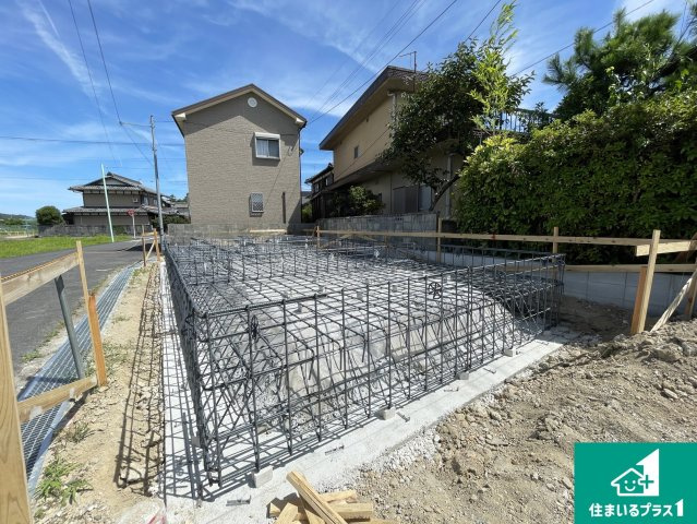 湖南市石部東　第6期　新築一戸建ての外観|周辺は落ち着いた街並みの住宅地！子育てがしやすい住環境です！まだ未完成ですが、現地でしかわからない事もございます。是非一度ご覧ください。