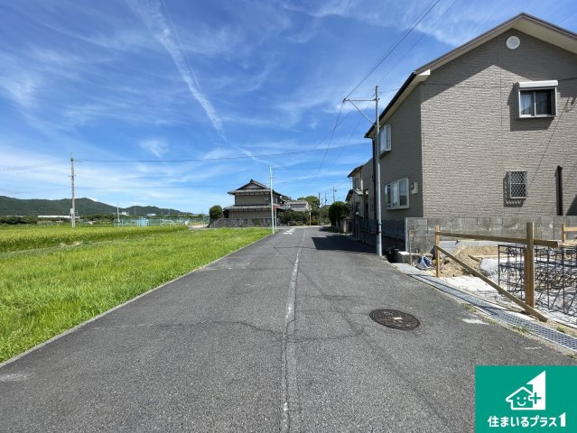 湖南市石部東　第6期　新築一戸建ての前面道路含む現地写真|現在建築中！落ち着いた街並みで新生活を始めることが出来そう！周辺の物件も併せてご紹介させて頂きます！