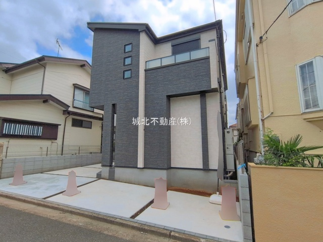 練馬区大泉町5丁目 限定1棟の外観|土地面積約35坪超
西武池袋線「大泉学園」駅徒歩約20分
大泉IC入口までお車で約5分以内 お車でのアクセス良好です