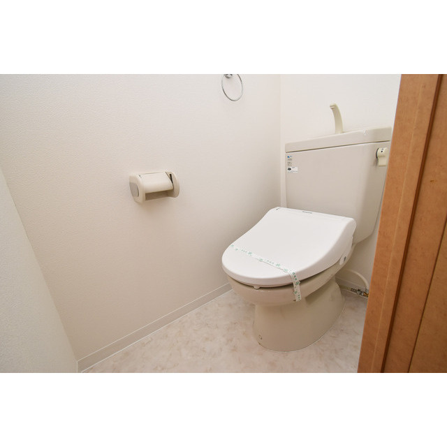 ロイヤルヒル神戸三ノ宮Ⅱのトイレ|ゆったりとした空間のトイレです