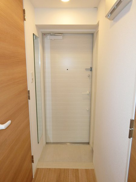 新品家具付きマンション楠町19(KaGood神奈川)の玄関