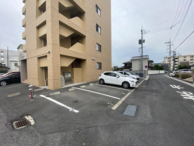 【駐車場】
