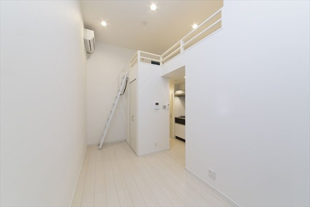 京都市伏見区奈良屋町のアパートの居間・リビング