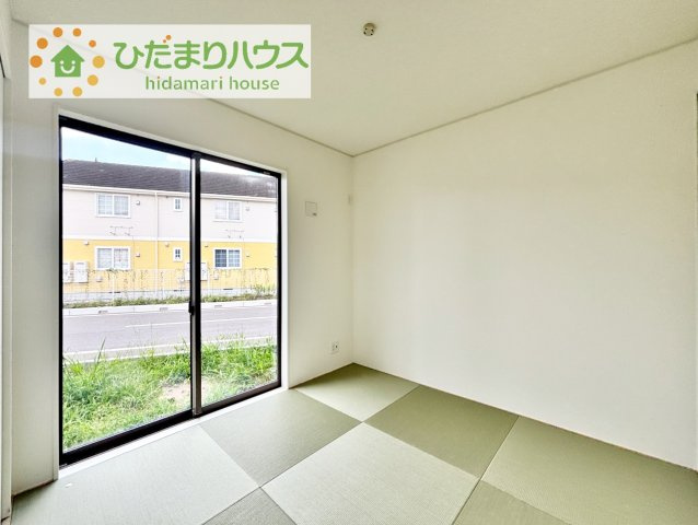 【和室】 | 常総市本石下第12　新築戸建　1号棟 | 小さなお子さまのいる方におすすめ！リビング横の和室でお子様が遊んでる様子も確認できます(^^)/