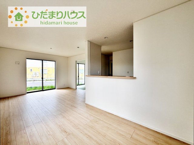 【居間・リビング】 | 常総市本石下第12　新築戸建　1号棟 | お子様が元気に遊べる広々としたリビングです！