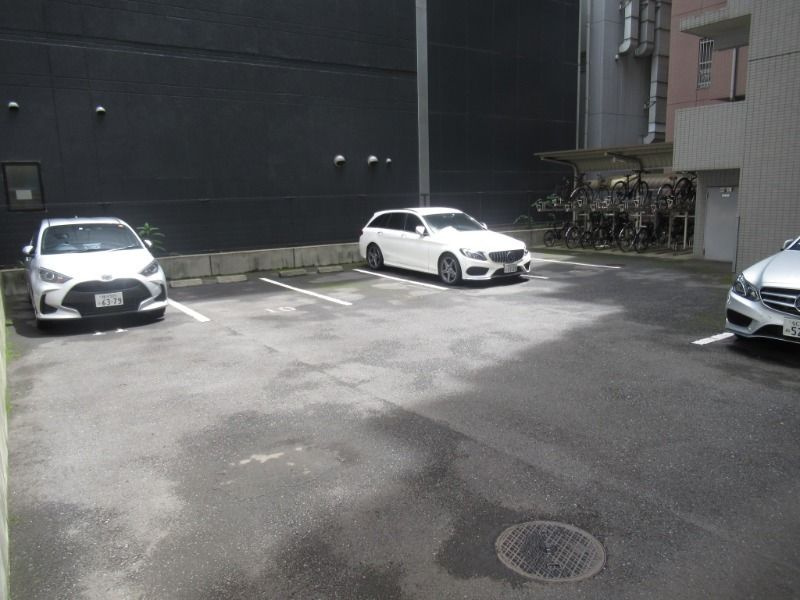グラシア武蔵中原の駐車場