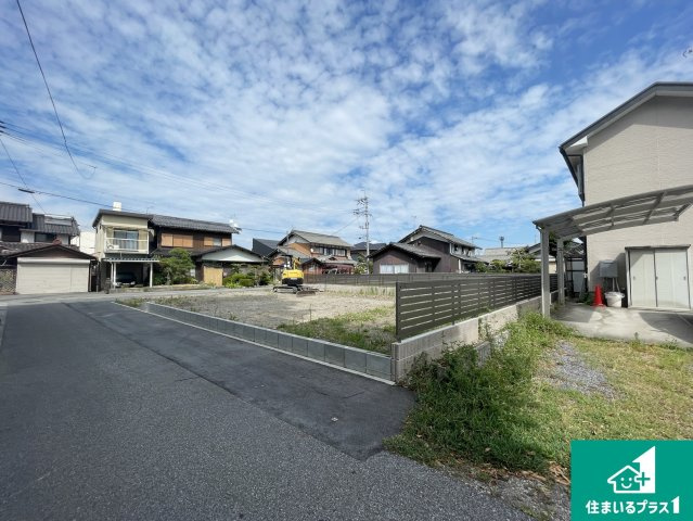 犬上郡豊郷町石畑　新築一戸建ての外観|周辺は落ち着いた街並みの住宅地！子育てがしやすい住環境です！まだ未完成ですが、現地でしかわからない事もございます。是非一度ご覧ください。