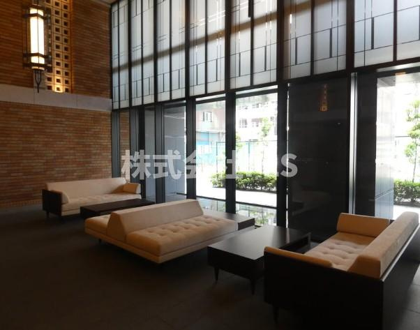 新宿区若松町の賃貸マンションのロビー