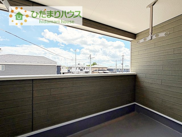 【バルコニー】 | 常総市水海道諏訪町第3　新築戸建　3号棟 | 広々としたバルコニー。お洗濯物もぜーんぶ干せちゃいます！！