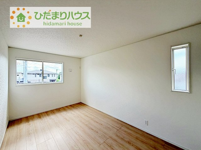 【洋室】 | 常総市水海道諏訪町第3　新築戸建　3号棟 | お掃除しやすく、清潔感を保てるのでダニも発生しにくいフローリング♪