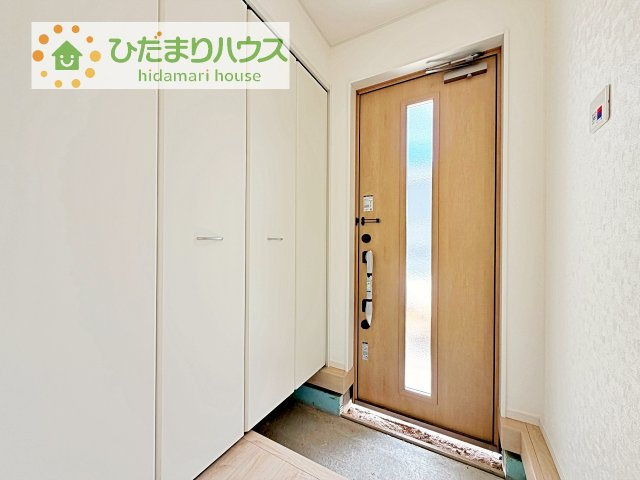 【玄関】 | 常総市水海道諏訪町第3　新築戸建　3号棟 | スニーカーマニアも納得の天井まであるシューズボックス!(^^)!