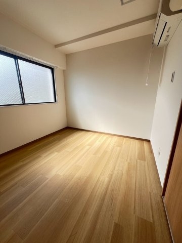 デュオ苦楽園 2号棟の寝室