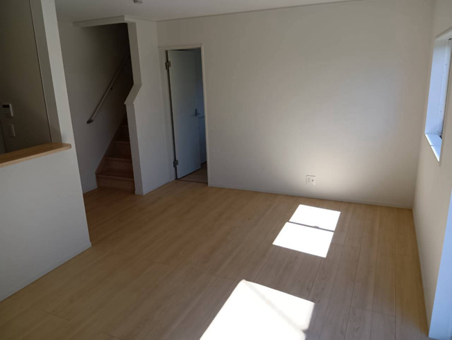 【居間・リビング】 | 沼津市西熊堂第3 新築建売分譲住宅 土地＋建物 TW06296 | 沼津市西熊堂　4号棟　リビング　※令和8年10月1日撮影