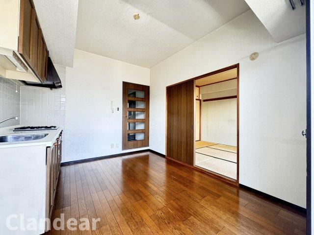 アーバンヒルズ北綾瀬第二のキッチン|ドキドキの新生活も、安心してスタート。ぴったりの住まいを見つけませんか？クランディアが一緒に住まい選びをサポートします‼　まずは、お気軽にお問合せください　＃クランディア