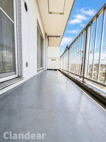 アーバンヒルズ北綾瀬第二のバルコニー|ドキドキの新生活も、安心してスタート。ぴったりの住まいを見つけませんか？クランディアが一緒に住まい選びをサポートします‼　まずは、お気軽にお問合せください　＃クランディア