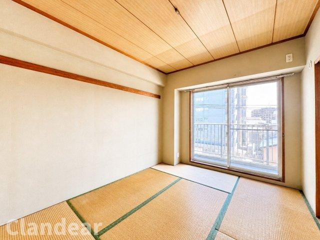 アーバンヒルズ北綾瀬第二の洋室|ドキドキの新生活も、安心してスタート。ぴったりの住まいを見つけませんか？クランディアが一緒に住まい選びをサポートします‼　まずは、お気軽にお問合せください　＃クランディア