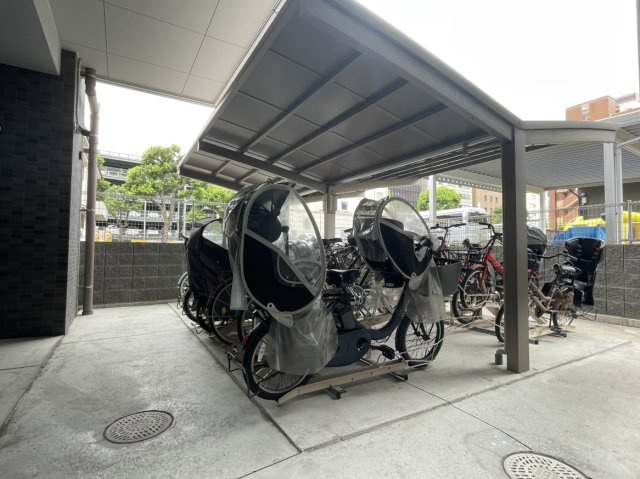 ラ・カーサグランデ上之園プライドのその他共用部分|自転車置き場の様子です。