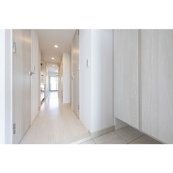 名古屋市中区千代田４丁目の賃貸マンションの玄関