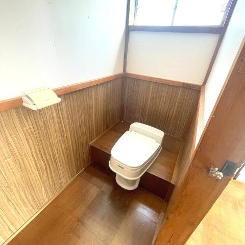 伊達市元町25-10戸建の玄関