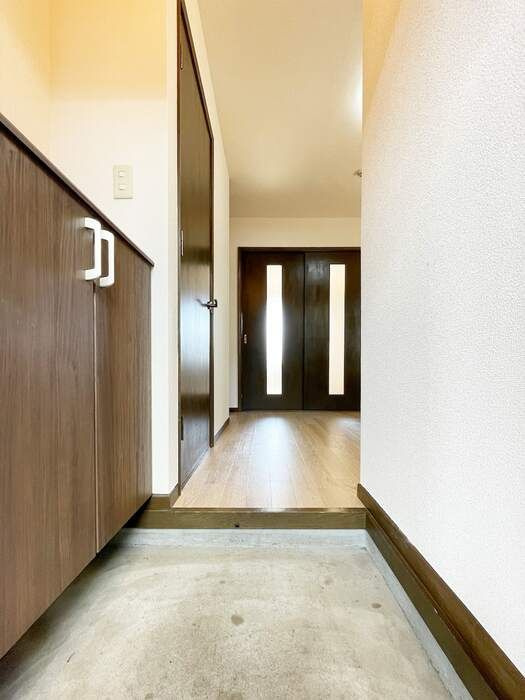メイプルハイツの玄関