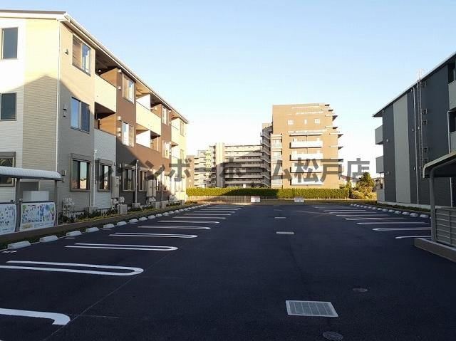 【仲介手数料：50％OFF】対象物件！の駐車場