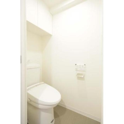 【トイレ】 | アンビエンテ芝浦 | ※写真は同タイプ住戸です。