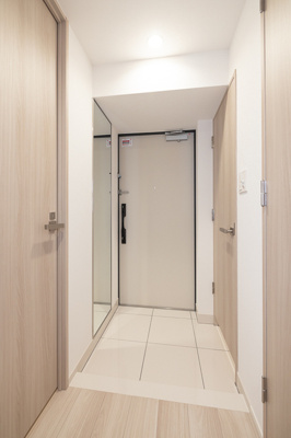 【玄関】 | レフィールオーブ麻布仙台坂 | ※写真は同タイプ住戸です。