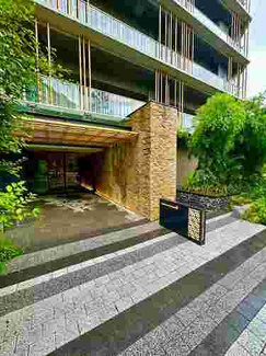 【エントランス】 | ＨＡＲＵＭＩ　ＦＬＡＧ　ＰＡＲＫ　ＶＩＬＬＡＧＥ　Ｄ棟 | エントランス