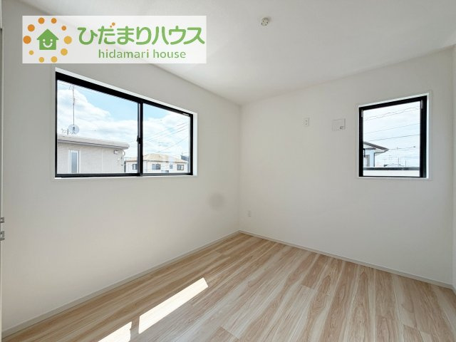 【洋室】 | 牛久市田宮6期　新築戸建 | 机にベットを置けば子供部屋の完成です！