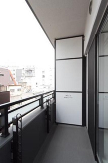 【バルコニー】 | パークアクシス赤坂見附 | ※写真は同タイプ住戸です。