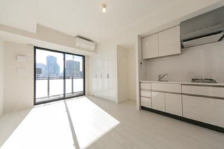 【居間・リビング】 | パークアクシス赤坂見附 | ※写真は同タイプ住戸です。