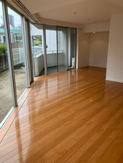 【居間・リビング】 | コスモリード南麻布 | ※写真は同タイプ住戸です。