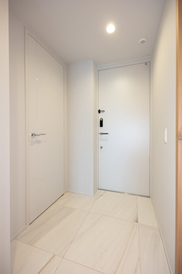 【玄関】 | 三田ガーデンヒルズ　ウエストヒル | ※写真は同タイプ住戸です。