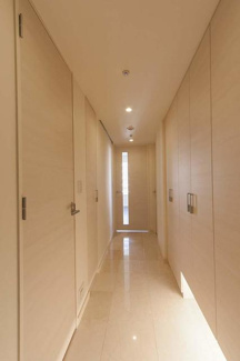 【玄関】 | パークアクシス御成門 | ※写真は同タイプ住戸です。