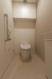【トイレ】 | パークアクシス御成門 | ※写真は同タイプ住戸です。