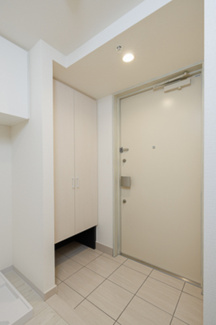 【玄関】 | エムエー月島 | ※写真は同タイプ住戸です。
