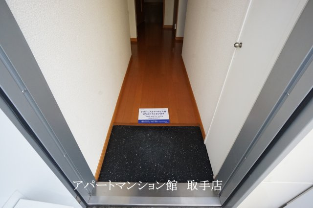 レオパレスKⅡの玄関
