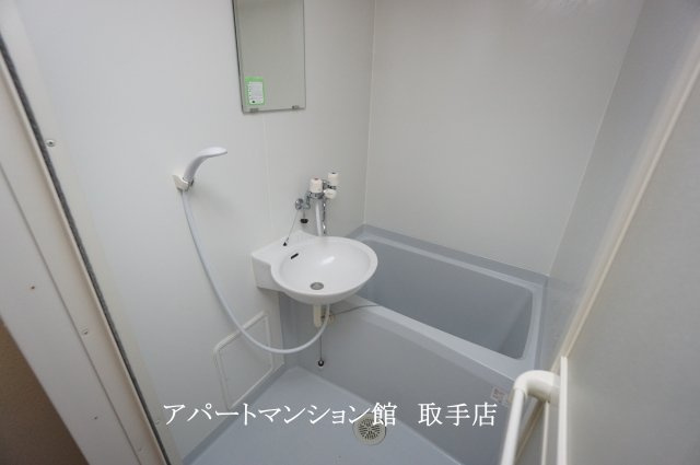 レオパレスKⅡの浴室|画像5