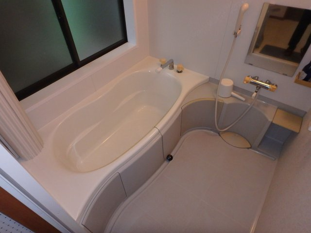 H0258H　東伊豆町大川中古住宅の浴室
