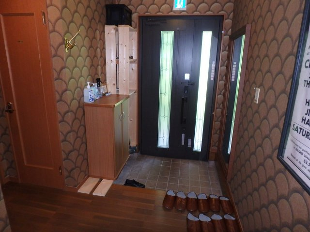 H0258H　東伊豆町大川中古住宅の玄関