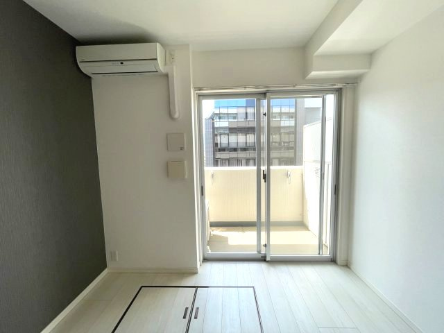 スプランディッド新大阪キDUEの洋室|イメージとして同建物他部屋を表示しています