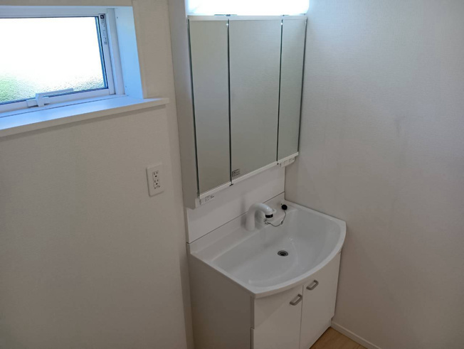 【独立洗面台】 | 沼津市西熊堂第3 新築建売分譲住宅 土地＋建物 TW06296 | 沼津市西熊堂　5号棟　洗面化粧台　※令和8年10月1日撮影