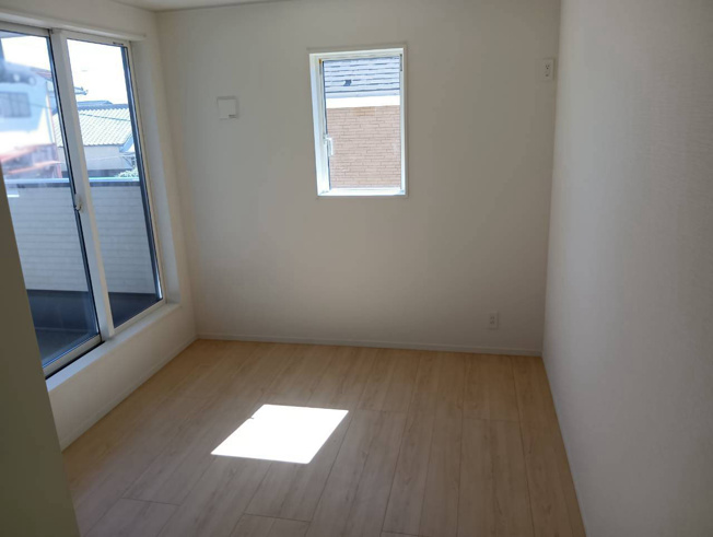 【洋室】 | 沼津市西熊堂第3 新築建売分譲住宅 土地＋建物 TW06296 | 沼津市西熊堂　5号棟　２階東6.5帖　※令和8年10月1日撮影
