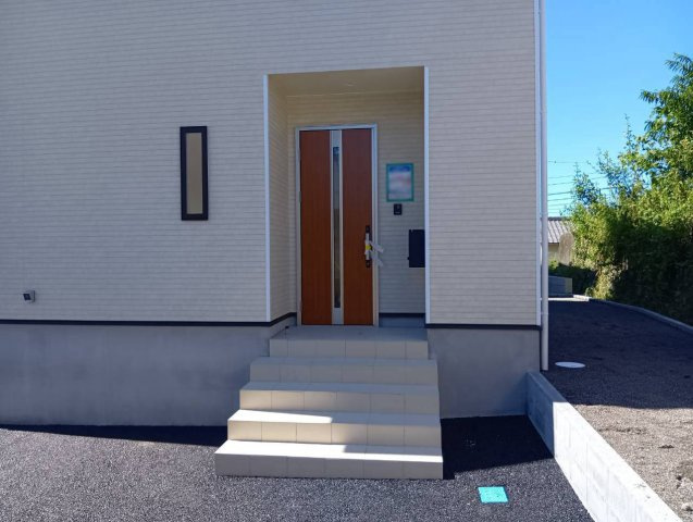 【玄関】 | 沼津市西熊堂第3 新築建売分譲住宅 土地＋建物 TW06296 | 沼津市西熊堂　5号棟　玄関　※令和8年10月1日撮影