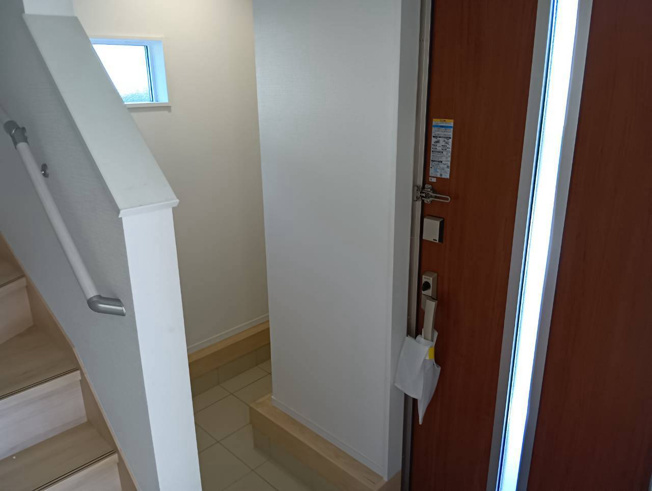 【玄関】 | 沼津市西熊堂第3 新築建売分譲住宅 土地＋建物 TW06296 | 沼津市西熊堂　5号棟　玄関　※令和8年10月1日撮影