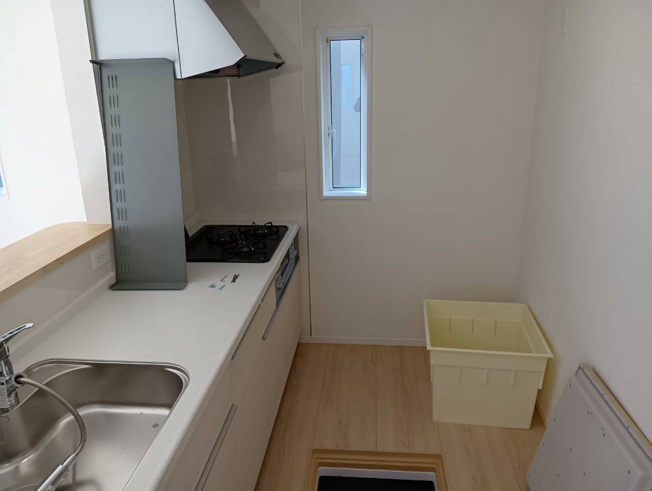 【キッチン】 | 沼津市西熊堂第3 新築建売分譲住宅 土地＋建物 TW06296 | 沼津市西熊堂　5号棟　キッチン　※令和8年10月1日撮影
