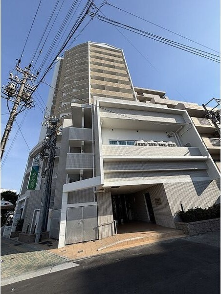 ベレーサ築地口ステーションタワーの外観
