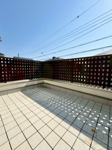 守山市播磨田町　中古戸建てのバルコニー|広々としたバルコニー。2021年にリフォーム済です。