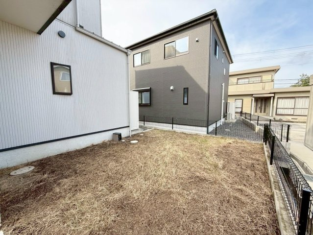 守山市森川原町　中古戸建ての庭|庭付きの住まい。家庭菜園や子どもの遊び場にも活用できます。